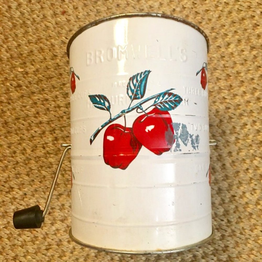 Bromwell's 3 Cup Flour Sifter White Apples Vintage